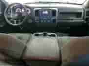 2020 Ram 1500 Tradesman z VIN 1C6RR6FG4LS116547, wystawiony jako Copart lot #89864355 z przebiegiem 164 196 mil mil oraz Czysty tytuł • Clean title. Historia ofert i sprzedaży dostępna na DreamBid. Obrazek 8.