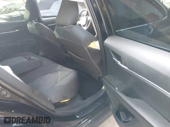 2019 Toyota Camry LE с VIN 4T1B11HK2KU725625, выставлен на аукционе IAAI как лот 42808861 с пробегом 104 809 миль миль и . История ставок и продаж доступна на DreamBid. Изображение 8.