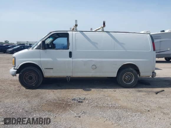 1999 Chevrolet Express с VIN 1GCGG25R8X1020689, выставлен на аукционе IAAI как лот 42700888 с пробегом 374 232 миль миль и . История ставок и продаж доступна на DreamBid. Изображение 14.