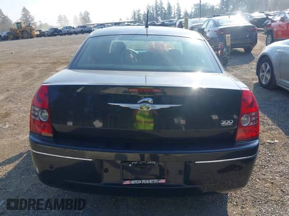 2008 Chrysler 300 Touring с VIN 2C3KA53G18H108778, выставлен на аукционе IAAI как лот 43138155 с пробегом 195 905 миль миль и . История ставок и продаж доступна на DreamBid. Изображение 16.