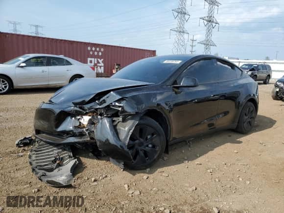 2024 Tesla Model Y Long Range with VIN 7SAYGAEE0RF198816, listed as a Copart auction lot 69198375 with 40,814 mi miles and Salvage title. Bid and sale history available at DreamBid. Image 1.