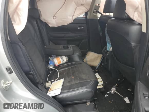 2020 Mitsubishi Outlander SE z VIN JA4AD3A31LZ039967, wystawiony jako Copart lot #82301135 z przebiegiem 109 992 mil mil oraz Szkoda całkowita • Salvage title. Historia ofert i sprzedaży dostępna na DreamBid. Obrazek 11.