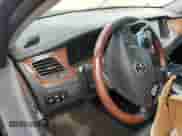 2014 Hyundai Equus Signature z VIN KMHGH4JH1EU078527, wystawiony jako Copart lot #51106305 z przebiegiem Nie podano mil oraz Szkoda całkowita • Salvage title. Historia ofert i sprzedaży dostępna na DreamBid. Obrazek 9.