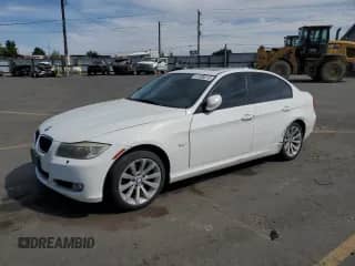 2011 BMW 3 Series 328i xDrive с VIN WBAPK7C51BF084822, выставлен на аукционе Copart как лот 81690215 с пробегом 195 595 миль миль и Списание • Salvage title. История ставок и продаж доступна на DreamBid. Изображение 1.