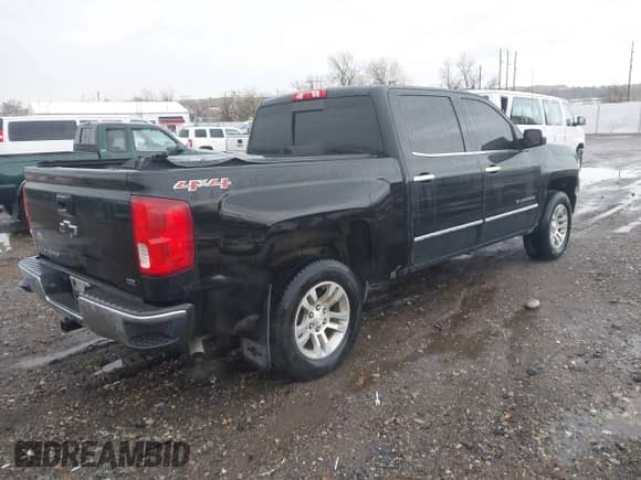 2017 Chevrolet Silverado 1500 LTZ z VIN 3GCUKSEC5HG161820, wystawiony jako IAAI lot #42139613 z przebiegiem 71 485 mil mil oraz . Historia ofert i sprzedaży dostępna na DreamBid. Obrazek 4.