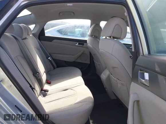 2016 Hyundai Sonata SE z VIN 5NPE24AF9GH400307, wystawiony jako IAAI lot #42379197 z przebiegiem 135 168 mil mil oraz . Historia ofert i sprzedaży dostępna na DreamBid. Obrazek 8.