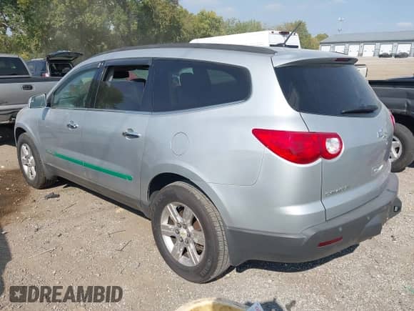 2009 Chevrolet Traverse 1LT z VIN 1GNEV23D19S135613, wystawiony jako IAAI lot #43244861 z przebiegiem 227 809 mil mil oraz . Historia ofert i sprzedaży dostępna na DreamBid. Obrazek 3.