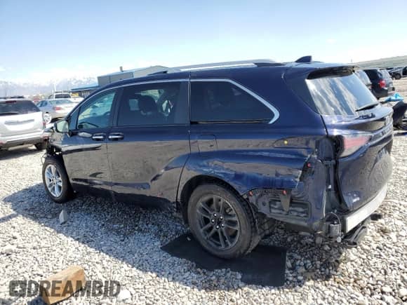 2023 Toyota Sienna Limited z VIN 5TDZSKFC8PS096076, wystawiony jako Copart lot #53743435 z przebiegiem 40 626 mil mil oraz Szkoda całkowita • Salvage title. Historia ofert i sprzedaży dostępna na DreamBid. Obrazek 2.