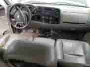 2009 Chevrolet Silverado 2500HD Work Truck z VIN 1GCHC43K59F157421, wystawiony jako Copart lot #73585914 z przebiegiem 243 185 mil mil oraz Szkoda całkowita • Salvage title. Historia ofert i sprzedaży dostępna na DreamBid. Obrazek 8.