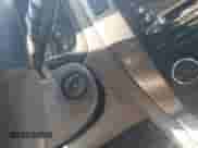 2005 Hyundai Tucson GLS z VIN KM8JN12D15U083719, wystawiony jako IAAI lot #42944227 z przebiegiem 131 997 mil mil oraz . Historia ofert i sprzedaży dostępna na DreamBid. Obrazek 11.