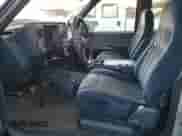 1994 Chevrolet Silverado 2500 z VIN 2GCFK29K3R1328311, wystawiony jako Copart lot #71533854 z przebiegiem 254 006 mil mil oraz Szkoda całkowita • Salvage title. Historia ofert i sprzedaży dostępna na DreamBid. Obrazek 7.