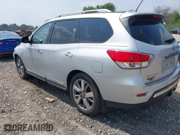 2014 Nissan Pathfinder SV with VIN 5N1AR2MM6EC708435, listed as a IAAI auction lot 42848222 with 183,269 mi miles and . Bid and sale history available at DreamBid. Image 3.