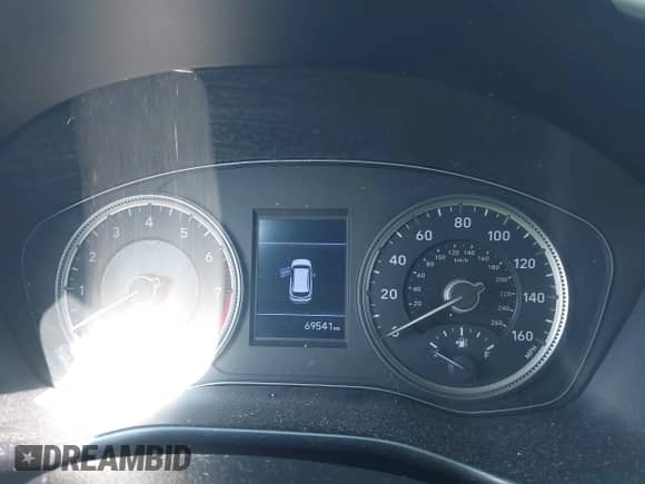 2019 Hyundai Santa Fe SE with VIN 5NMS23AD1KH084726, listed as a IAAI auction lot 43171817 with 69,541 mi miles and . Bid and sale history available at DreamBid. Image 7.