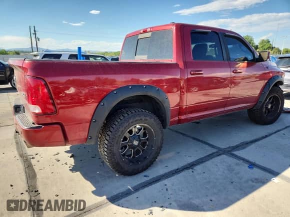 2010 Dodge 1500 Laramie z VIN 1D7RV1CT4AS259378, wystawiony jako Copart lot #81573885 z przebiegiem 223 720 mil mil oraz Szkoda całkowita • Salvage title. Historia ofert i sprzedaży dostępna na DreamBid. Obrazek 3.