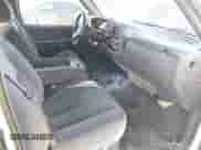 2003 GMC Sierra 1500 SLE с VIN 2GTEK19TX31344740, выставлен на аукционе IAAI как лот 41550830 с пробегом 168 712 миль миль и . История ставок и продаж доступна на DreamBid. Изображение 5.