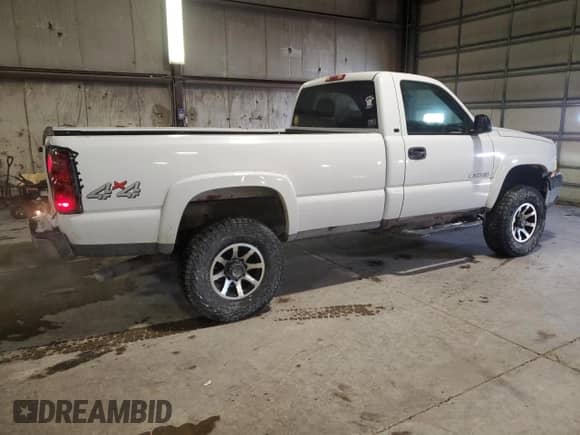 2007 Chevrolet Silverado 2500HD LT1 z VIN 1GCHK24UX7E173799, wystawiony jako Copart lot #45554515 z przebiegiem 210 716 mil mil oraz Szkoda całkowita • Salvage title. Historia ofert i sprzedaży dostępna na DreamBid. Obrazek 3.