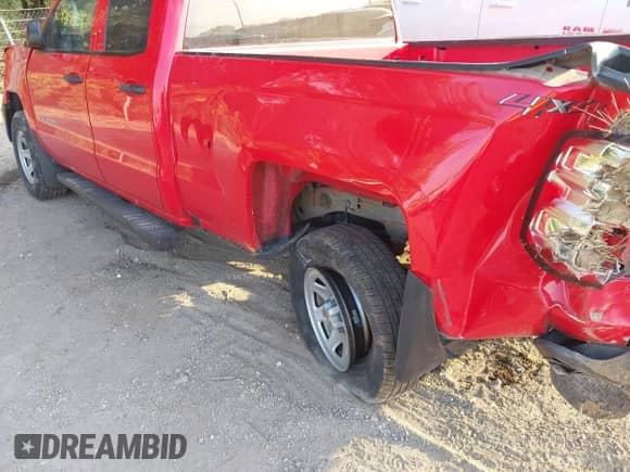 2019 Chevrolet Silverado 1500 Work Truck с VIN 2GCVKNEC5K1225912, выставлен на аукционе IAAI как лот 43191358 с пробегом 74 829 миль миль и . История ставок и продаж доступна на DreamBid. Изображение 17.