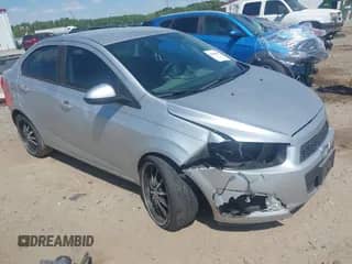 2015 Chevrolet Sonic LS с VIN 1G1JA5SH3F4161521, выставлен на аукционе IAAI как лот 42044551 с пробегом 169 003 миль миль и . История ставок и продаж доступна на DreamBid. Изображение 1.