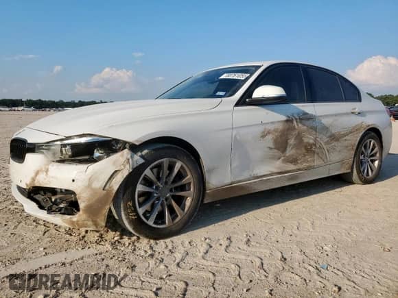 2018 BMW 3 Series 320i z VIN WBA8A9C52JAH12453, wystawiony jako Copart lot #80761055 z przebiegiem 154 776 mil mil oraz Szkoda całkowita • Salvage title. Historia ofert i sprzedaży dostępna na DreamBid. Obrazek 1.