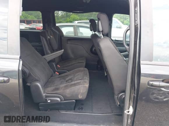 2018 Dodge Grand Caravan SE Plus with VIN 2C4RDGBG4JR201910, listed as a IAAI auction lot 42240171 with 137,357 mi miles and . Bid and sale history available at DreamBid. Image 8.
