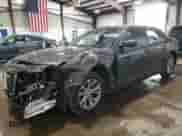 2015 Chrysler 300 Limited z VIN 2C3CCAAG0FH828709, wystawiony jako Copart lot #59428145 z przebiegiem 133 545 mil mil oraz Szkoda całkowita • Salvage title. Historia ofert i sprzedaży dostępna na DreamBid. Obrazek 1.