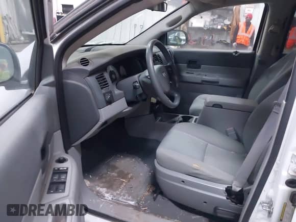 2007 Dodge Durango SXT with VIN 1D8HB38PX7F537208, listed as a IAAI auction lot 41623798 with 133,210 mi miles and . Bid and sale history available at DreamBid. Image 5.
