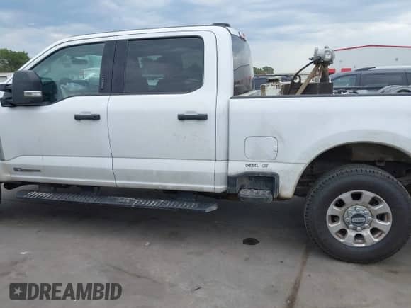 2024 Ford F-250 XL with VIN 1FT7W2BT5REC68882, listed as a IAAI auction lot 42462526 with 59,686 mi miles and . Bid and sale history available at DreamBid. Image 15.