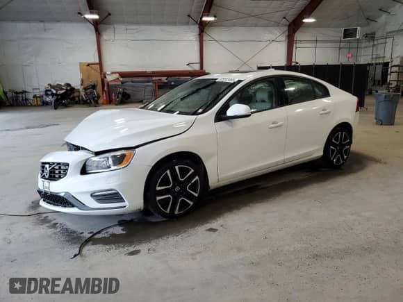 2018 Volvo S60 Dynamic с VIN YV140MTLXJ2450852, выставлен на аукционе Copart как лот 53932485 с пробегом Не указан миль и Списание • Salvage title. История ставок и продаж доступна на DreamBid. Изображение 1.