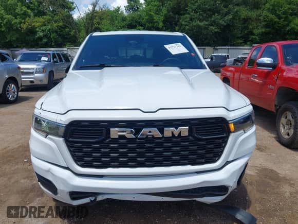 2025 Ram 1500 Big Horn z VIN 1C6RREFG7SN534270, wystawiony jako IAAI lot #42577361 z przebiegiem 33 491 mil mil oraz . Historia ofert i sprzedaży dostępna na DreamBid. Obrazek 6.