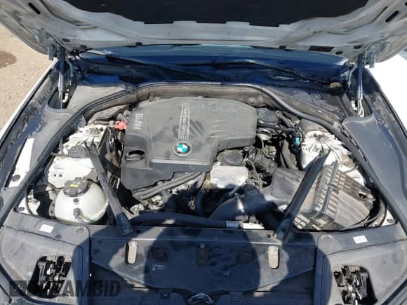 2016 BMW 5 Series 528i z VIN WBA5A5C57GG353101, wystawiony jako IAAI lot #43524291 z przebiegiem Nie podano mil oraz . Historia ofert i sprzedaży dostępna na DreamBid. Obrazek 10.