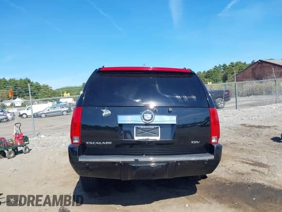 2007 Cadillac Escalade ESV with VIN 1GYFK66897R172600, listed as a IAAI auction lot 43252792 with 183,049 mi miles and . Bid and sale history available at DreamBid. Image 16.