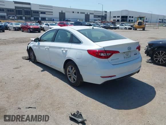 2015 Hyundai Sonata SE с VIN 5NPE24AF2FH224747, выставлен на аукционе IAAI как лот 43189060 с пробегом 96 229 миль миль и . История ставок и продаж доступна на DreamBid. Изображение 3.