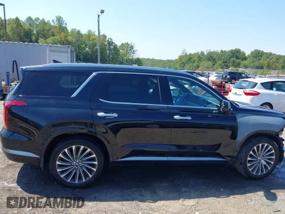 2024 Hyundai Palisade Calligraphy z VIN KM8R74GE9RU681658, wystawiony jako IAAI lot #43103775 z przebiegiem 44 628 mil mil oraz . Historia ofert i sprzedaży dostępna na DreamBid. Obrazek 14.