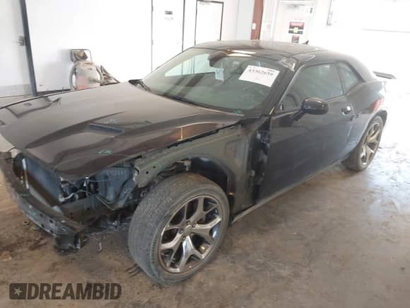 2015 Dodge Challenger SXT Plus z VIN 2C3CDZBG4FH705425, wystawiony jako IAAI lot #43362659 z przebiegiem Nie podano mil oraz . Historia ofert i sprzedaży dostępna na DreamBid. Obrazek 2.