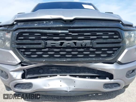 2022 Ram 1500 Big Horn z VIN 1C6RREFT3NN157681, wystawiony jako IAAI lot #42358287 z przebiegiem 106 659 mil mil oraz . Historia ofert i sprzedaży dostępna na DreamBid. Obrazek 6.