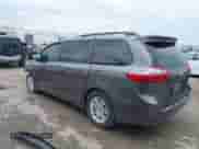 2017 Toyota Sienna XLE Auto Access Seat z VIN 5TDYZ3DC9HS796108, wystawiony jako IAAI lot #43032783 z przebiegiem 147 959 mil mil oraz . Historia ofert i sprzedaży dostępna na DreamBid. Obrazek 3.