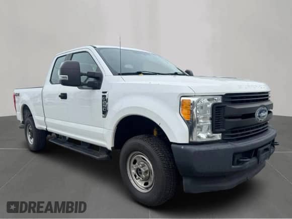 2017 Ford F-250 XLT z VIN 1FT7X2B62HEC57974, wystawiony jako Copart lot #87172195 z przebiegiem 217 395 mil mil oraz Czysty tytuł • Clean title. Historia ofert i sprzedaży dostępna na DreamBid. Obrazek 1.