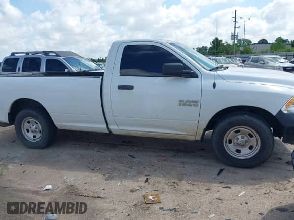 2018 Ram 1500 Tradesman с VIN 3C6JR6DG8JG141438, выставлен на аукционе IAAI как лот 42314130 с пробегом 124 618 миль миль и . История ставок и продаж доступна на DreamBid. Изображение 13.