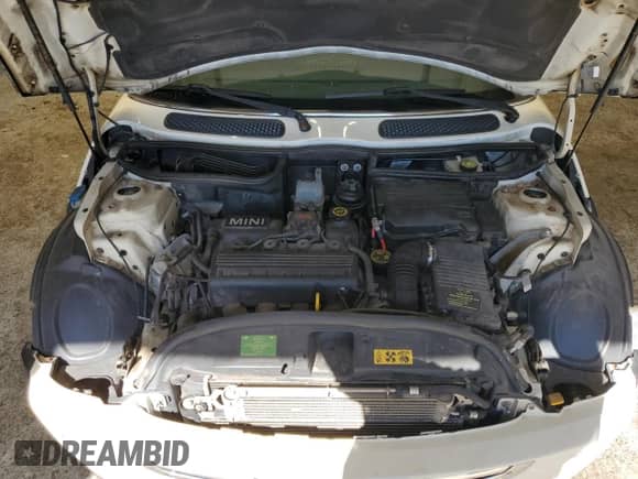 2005 MINI Hardtop с VIN WMWRC33445TJ68189, выставлен на аукционе Copart как лот 84388945 с пробегом 112 756 миль миль и Списание • Salvage title. История ставок и продаж доступна на DreamBid. Изображение 11.