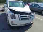 2019 Cadillac Escalade ESV Luxury с VIN 1GYS4HKJ7KR257246, выставлен на аукционе IAAI как лот 43197847 с пробегом Не указан миль и . История ставок и продаж доступна на DreamBid. Изображение 16.
