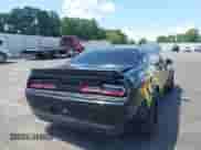2022 Dodge Challenger R/T Scat Pack Widebody z VIN 2C3CDZFJ3NH151508, wystawiony jako IAAI lot #42812032 z przebiegiem 26 122 mil mil oraz . Historia ofert i sprzedaży dostępna na DreamBid. Obrazek 4.