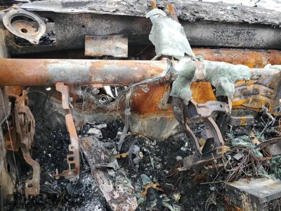 2009 Dodge 1500 SLT z VIN 1D3HB18P89S807718, wystawiony jako Copart lot #71211144 z przebiegiem Nie podano mil oraz Nie do naprawy • Non repairable. Historia ofert i sprzedaży dostępna na DreamBid. Obrazek 9.