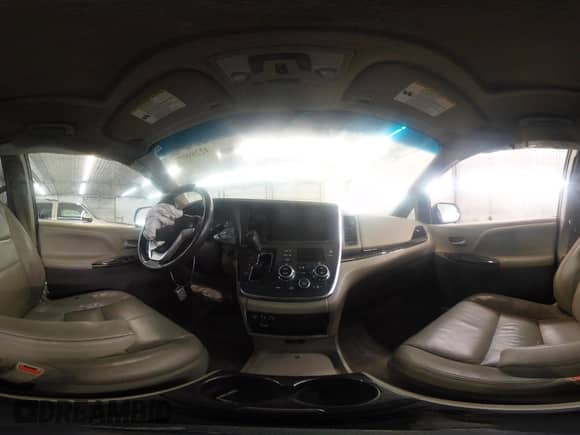 2016 Toyota Sienna XLE with VIN 5TDYK3DC3GS747411, listed as a IAAI auction lot 42289072 with 184,546 mi miles and . Bid and sale history available at DreamBid. Image 19.