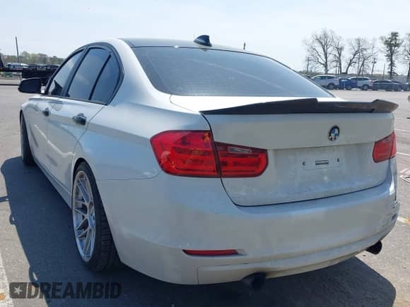 2012 BMW 3 Series 335i с VIN WBA3A9G54CNN67686, выставлен на аукционе IAAI как лот 42106853 с пробегом 141 368 миль миль и . История ставок и продаж доступна на DreamBid. Изображение 3.