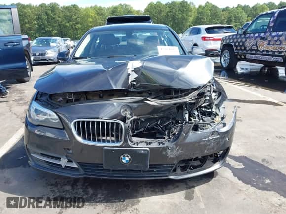 2014 BMW 5 Series 535i xDrive с VIN WBA5B3C56ED292808, выставлен на аукционе IAAI как лот 43214807 с пробегом 181 423 миль миль и . История ставок и продаж доступна на DreamBid. Изображение 12.