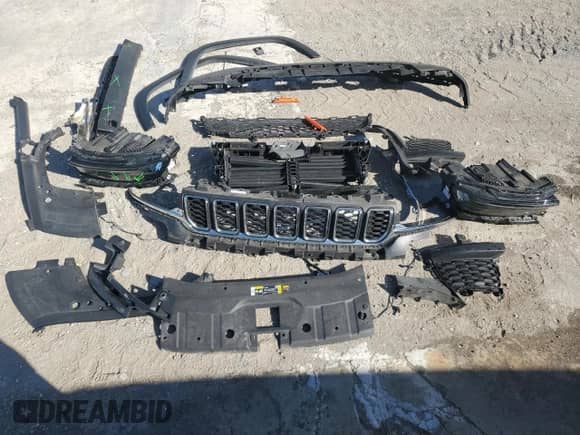 2023 Jeep Grand Cherokee Laredo with VIN 1C4RJJAG6P8867534, listed as a Copart auction lot 85764435 with 41,563 mi miles and Clean title. Bid and sale history available at DreamBid. Image 13.