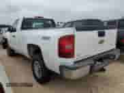 2009 Chevrolet Silverado 2500HD Work Truck z VIN 1GCHK44KX9F132841, wystawiony jako Copart lot #86765654 z przebiegiem 372 487 mil mil oraz Szkoda całkowita • Salvage title. Historia ofert i sprzedaży dostępna na DreamBid. Obrazek 2.