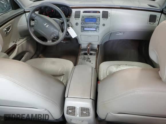 2009 Hyundai Azera Limited с VIN KMHFC46F29A341228, выставлен на аукционе Copart как лот 55204355 с пробегом 156 251 миль миль и Списание • Salvage title. История ставок и продаж доступна на DreamBid. Изображение 8.