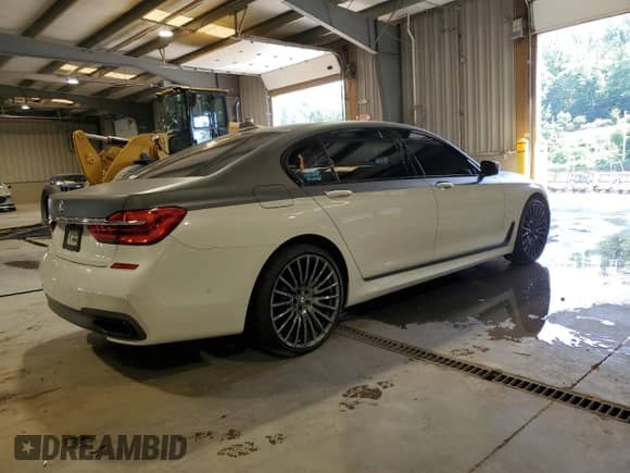 2017 BMW 7 Series ALPINA B7 xDrive with VIN WBA7F2C34HG422822, listed as a Copart auction lot 66125675 with 89,255 mi miles and Salvage title. Bid and sale history available at DreamBid. Image 3.