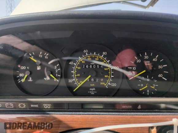 1985 Mercedes-Benz 300 с VIN WDBCB20C1FA112532, выставлен на аукционе Copart как лот 59114005 с пробегом 266 054 миль миль и Чистый • Clean title. История ставок и продаж доступна на DreamBid. Изображение 9.